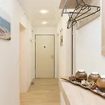 شقة Moderne Mit Garten/terrasse *
