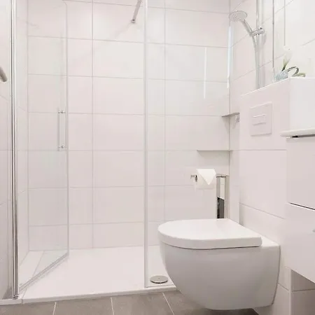 דירה Moderne Mit Garten/terrasse *